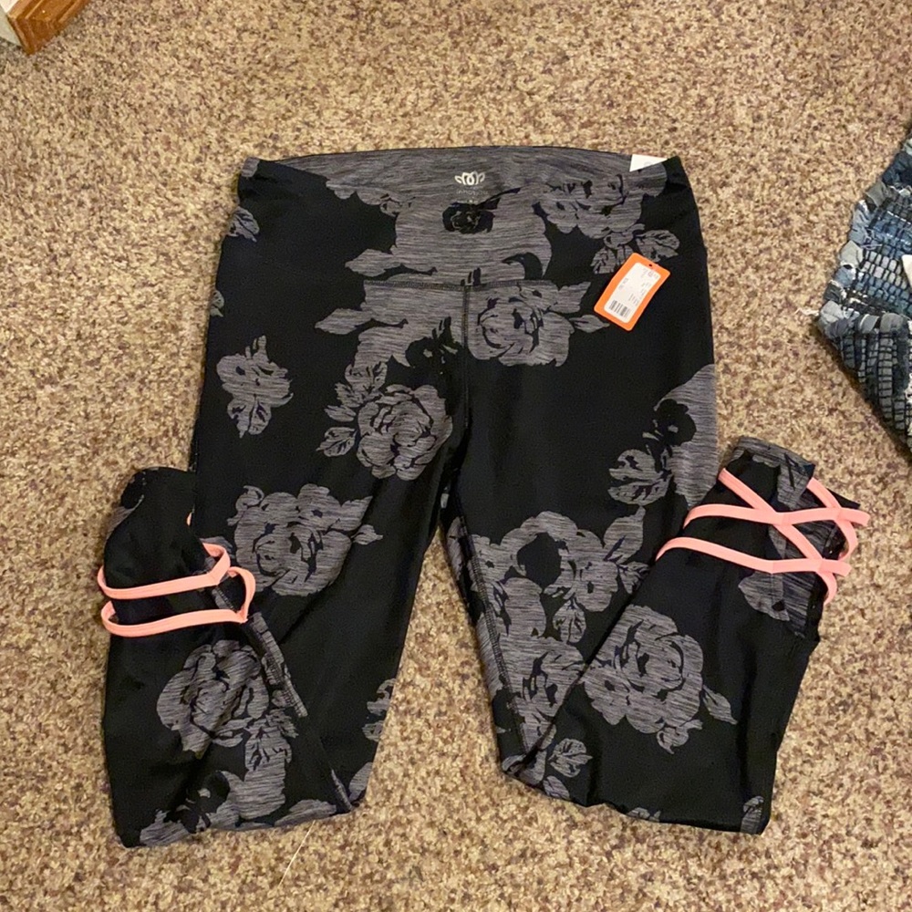 Brand new, never worn! Still has tags!